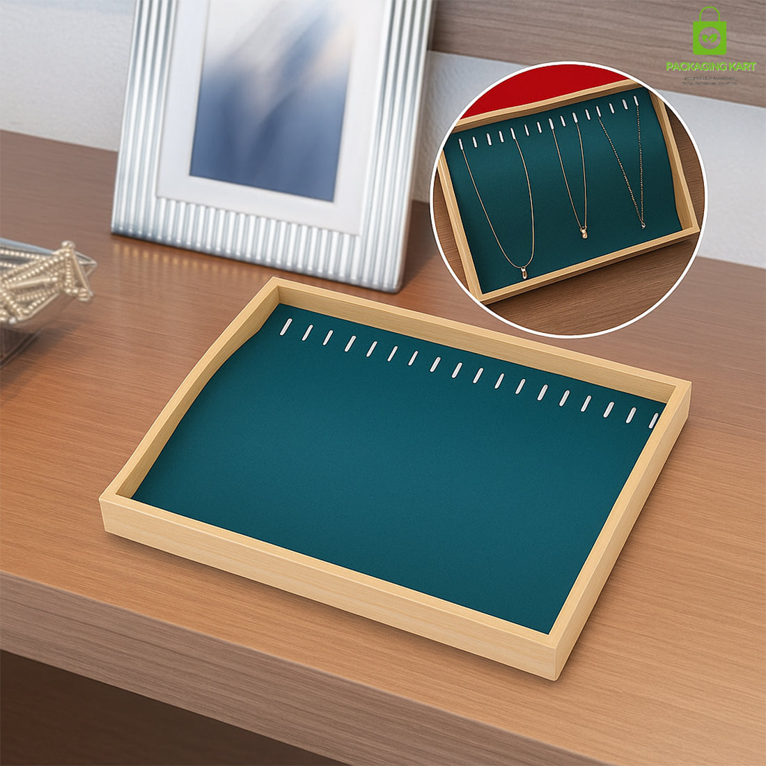 Green Chain Pendant Jewellery Tray – Elegant Display Organizer