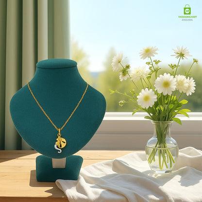 Elegant Green Velvet Jewellery Set for Women – Premium Look