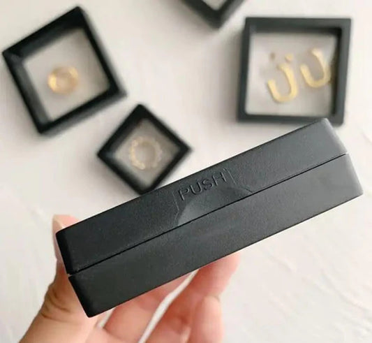7X7 Jewellery Floating Frame Display Box – 3D Effect for Rings & Pendants